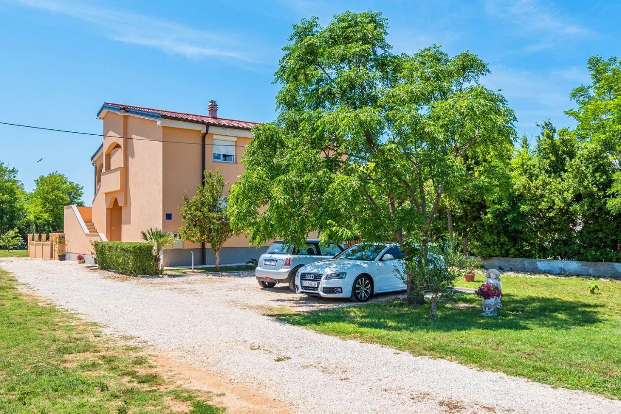 Nelly Apartments Привлака Экстерьер фото